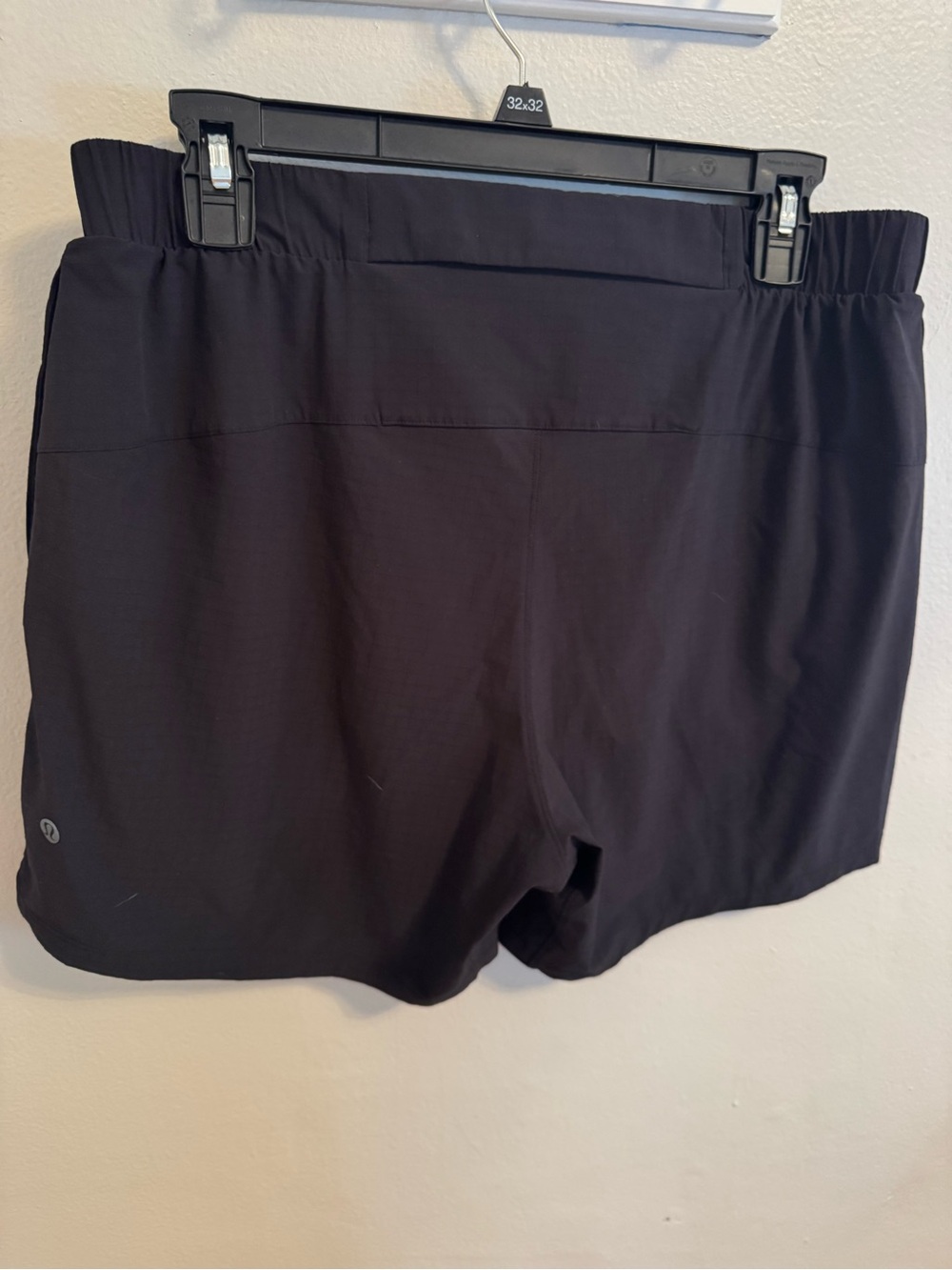 lululemon athletica Men’s Black Athletic Mile Maker Shorts Size Large